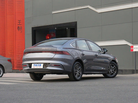 National VI BYD QIN PLUS 2021 EV DM-I 55KM 1.5L 81kW 4 ประตู 5 ที่นั่ง