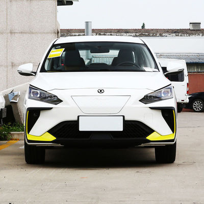 Dong Feng E70 รถแท็กซี่ไฟฟ้าจีน สําหรับการขี่ออนไลน์ เรียกอายุแบตเตอรี่ 400KM