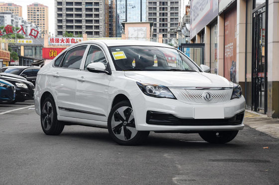 Dong Feng E70 รถแท็กซี่ไฟฟ้าจีน สําหรับการขี่ออนไลน์ เรียกอายุแบตเตอรี่ 400KM
