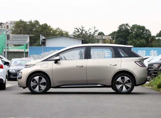 BaoJun Clouds Ev แฮทช์แบ็ค เล็กๆ เซดานไฟฟ้า มีระยะทาง 360KM-460KM